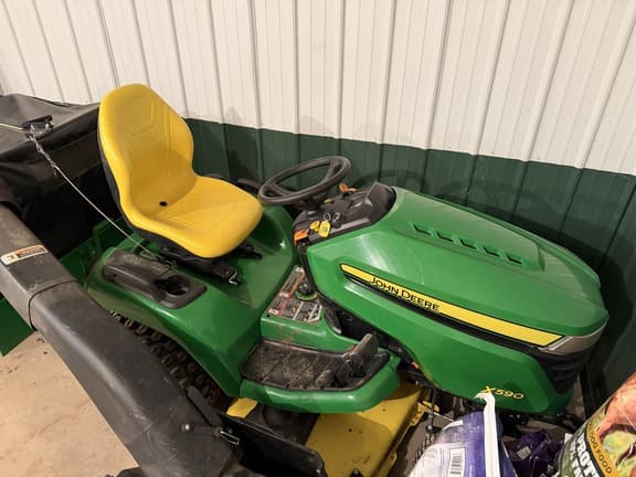 Image of John Deere X590 equipment image 3