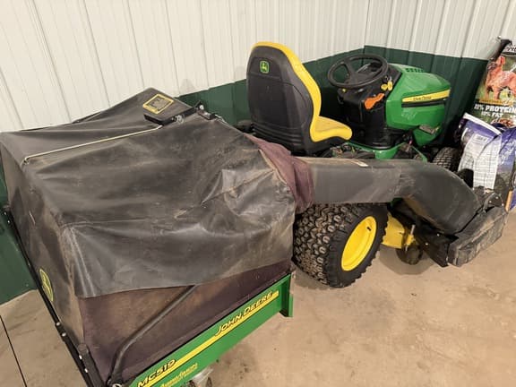 Image of John Deere X590 equipment image 4