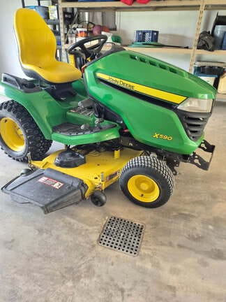 2020 John Deere X590 Equipment Image0