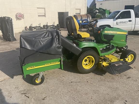 Image of John Deere X730 equipment image 3
