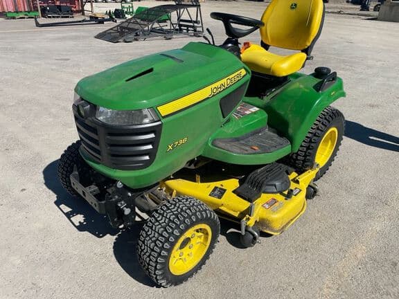 Image of John Deere X738 Primary image