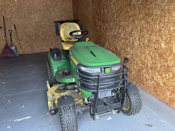 2020 John Deere X738 Equipment Image0