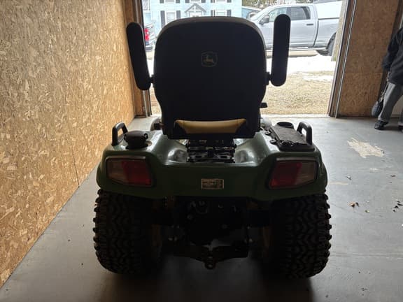 Image of John Deere X738 equipment image 3