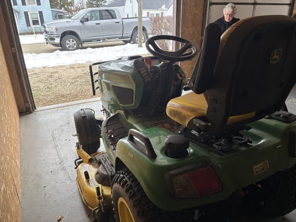 Image of John Deere X738 equipment image 4