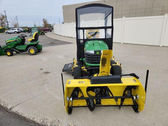 Image of John Deere X738 equipment image 2