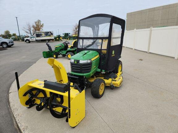 Image of John Deere X738 equipment image 4