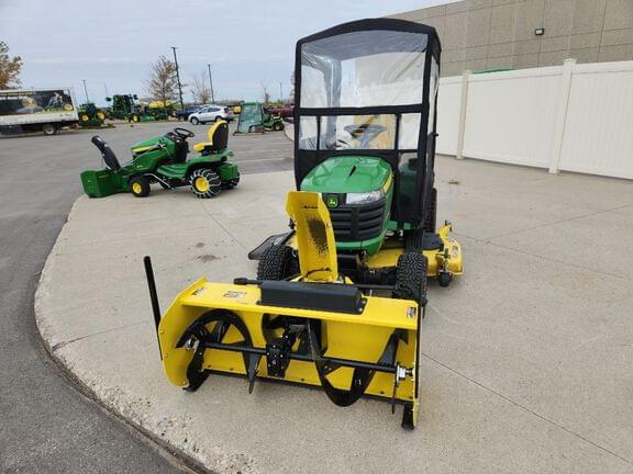 Image of John Deere X738 equipment image 3