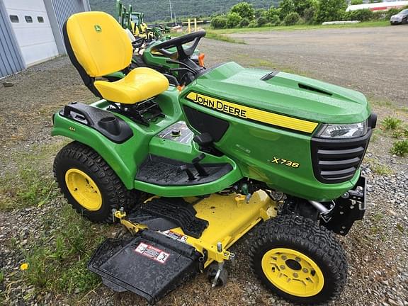 Image of John Deere X738 Primary image