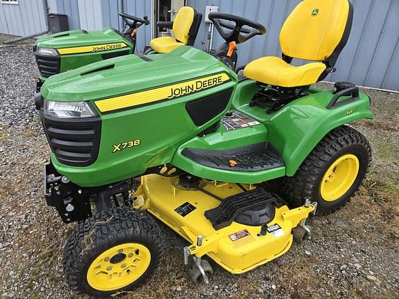 Image of John Deere X738 equipment image 2
