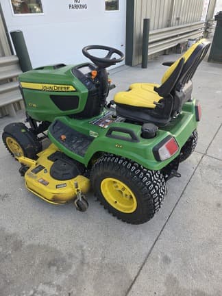 Image of John Deere X738 equipment image 4