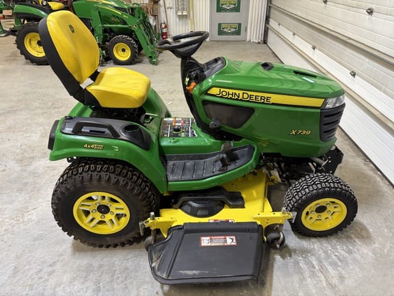 2020 John Deere X739 Equipment Image0