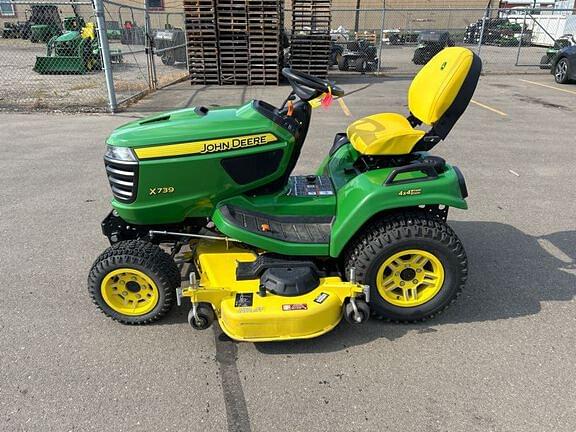 Image of John Deere X739 equipment image 1