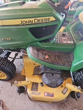 Image of John Deere X739 equipment image 2