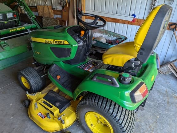 Image of John Deere X750 equipment image 1
