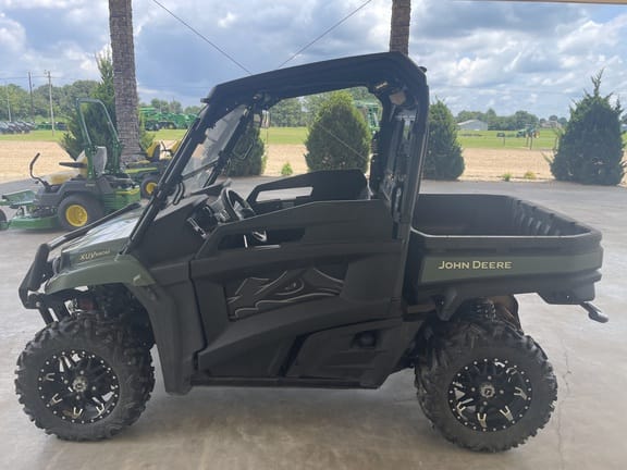 2020 John Deere XUV 590M Equipment Image0