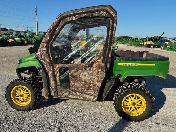 2020 John Deere XUV 590M Equipment Image0