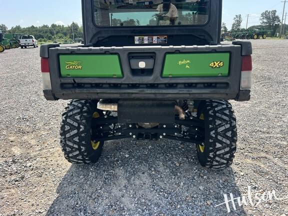 Image of John Deere XUV 835M equipment image 2