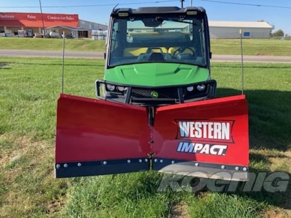 2020 John Deere XUV 835M Equipment Image0