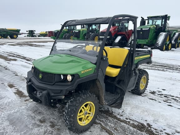 Image of John Deere XUV 835M equipment image 1
