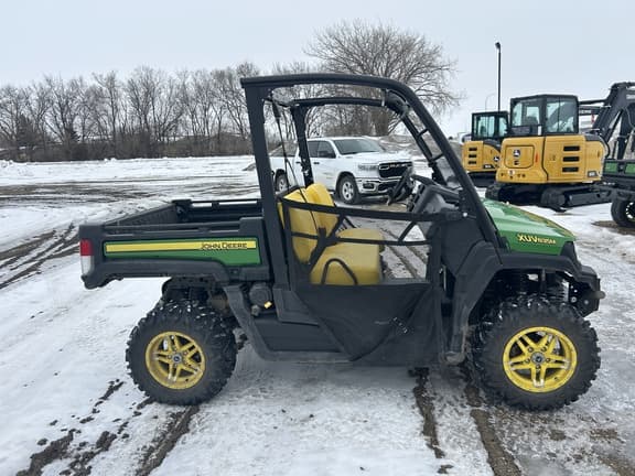 Image of John Deere XUV 835M equipment image 2