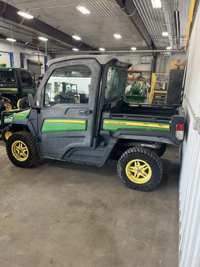 2020 John Deere XUV 835M Equipment Image0
