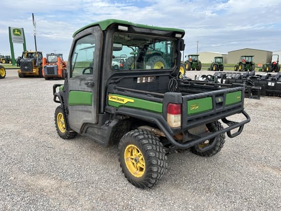 Image of John Deere XUV 835R equipment image 2