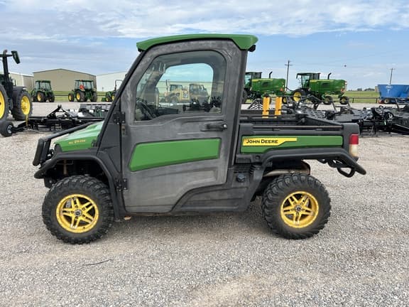 Image of John Deere XUV 835R equipment image 1