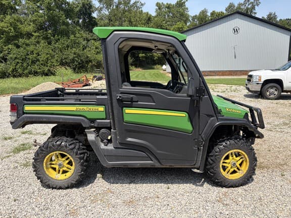 Image of John Deere XUV 835R equipment image 2