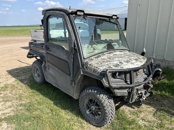 2020 John Deere XUV 835R Equipment Image0