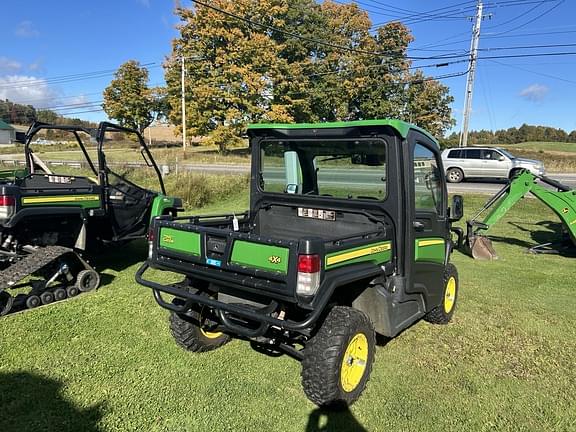 Image of John Deere XUV 835R equipment image 3