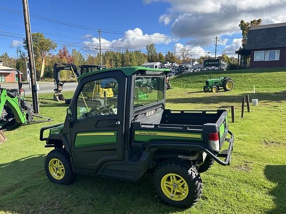 Image of John Deere XUV 835R equipment image 4