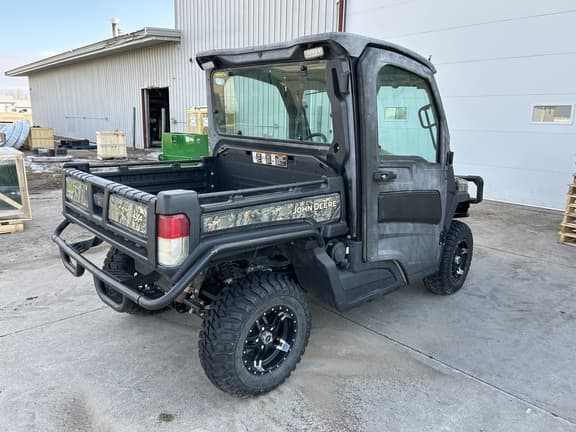 Image of John Deere XUV 835R equipment image 3