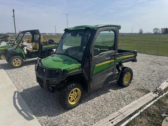 2020 John Deere XUV 835R Equipment Image0