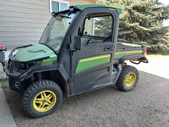 2020 John Deere XUV 835R Equipment Image0