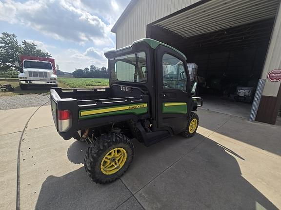 Image of John Deere XUV 835R equipment image 2