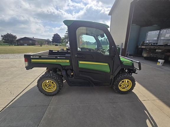 Image of John Deere XUV 835R equipment image 1