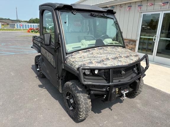 Image of John Deere XUV 835R equipment image 1