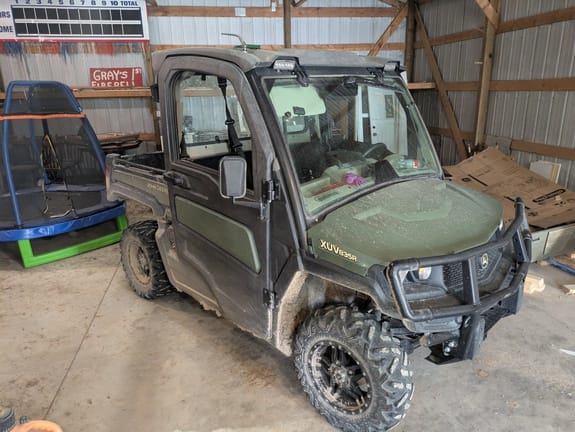 2020 John Deere XUV 835R Equipment Image0