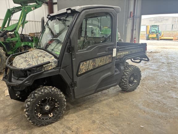 Image of John Deere XUV 835R Primary image