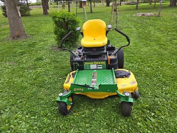 Image of John Deere Z335E equipment image 2