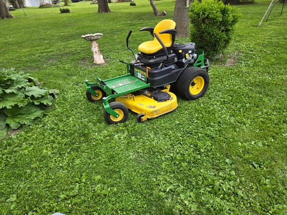 2020 John Deere Z335E Equipment Image0
