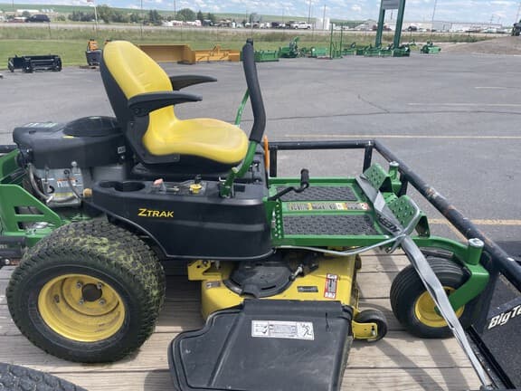 Image of John Deere Z355R equipment image 1