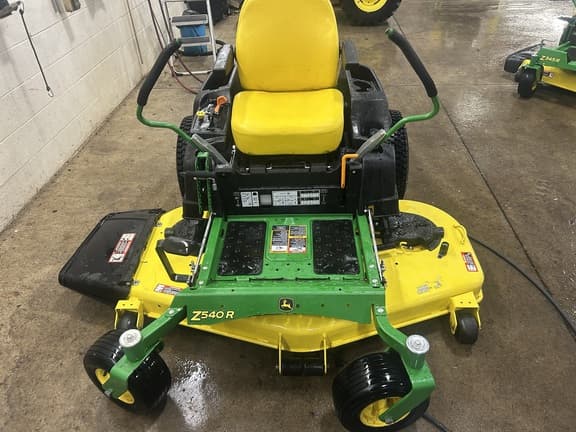 Image of John Deere Z540R equipment image 1