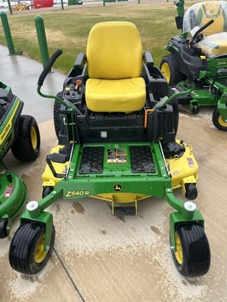 Image of John Deere Z540R equipment image 1