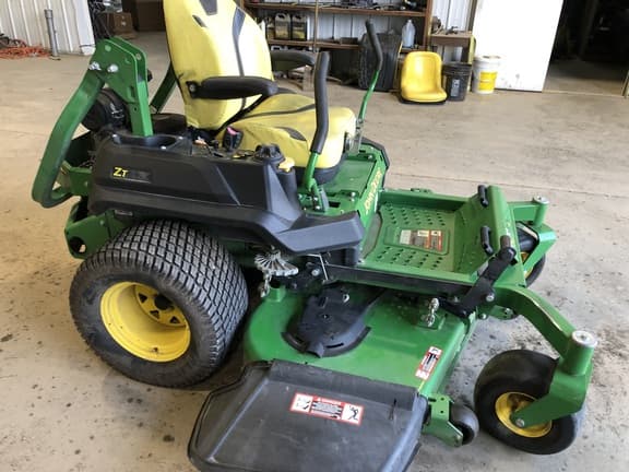 Image of John Deere Z740R equipment image 2