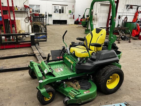 Image of John Deere Z740R equipment image 1
