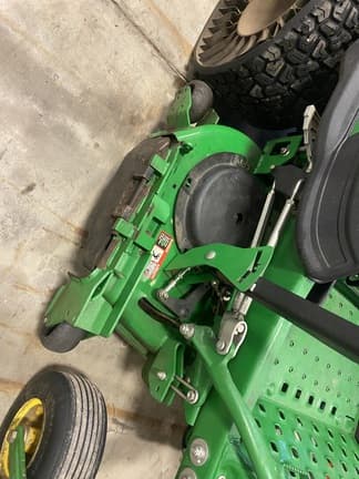 Image of John Deere Z930M equipment image 4