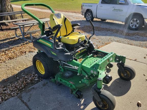 Image of John Deere Z930M equipment image 1
