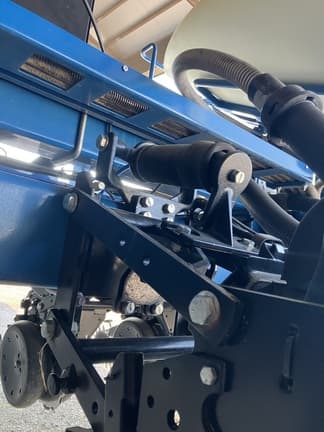 Image of Kinze 3660 equipment image 2