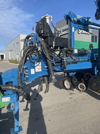 Image of Kinze 4900 equipment image 4